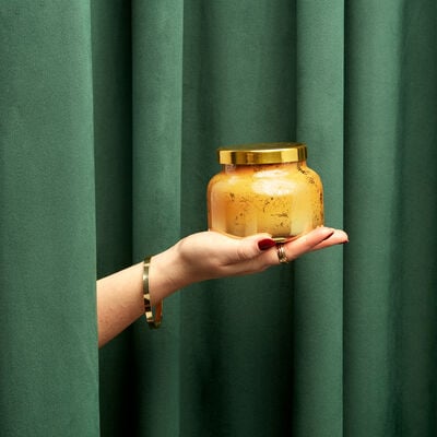 Pumpkin Dulce Glimmer Signature Jar, 19 oz is a Fall Fragrance hand